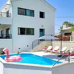 Vivace Mit Pool Und Traumhaften Meerblick فيلة