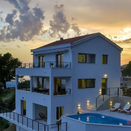 Vivace Mit Pool Und Traumhaften Meerblick فيلة