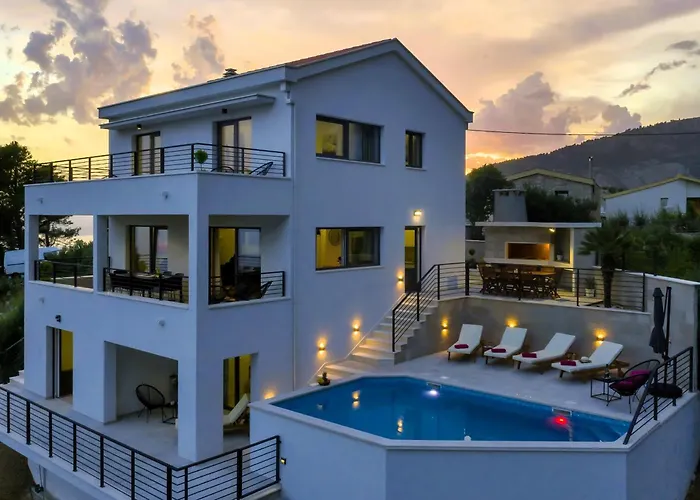 Vivace Mit Pool Und Traumhaften Meerblick ماكارسكا