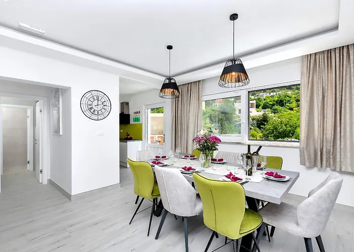 فيلة Vivace Mit Pool Und Traumhaften Meerblick ماكارسكا