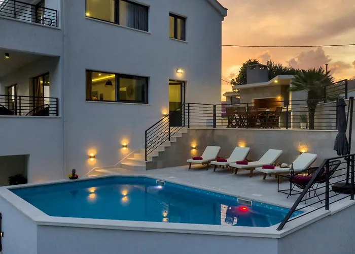 Vivace Mit Pool Und Traumhaften Meerblick فيلة ماكارسكا